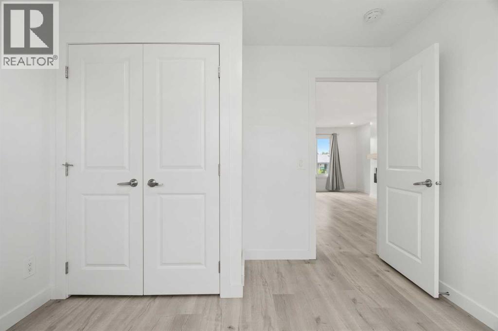 424 Penbrooke Crescent Se Property Photo 15