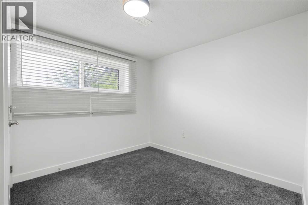 424 Penbrooke Crescent Se Property Photo 30