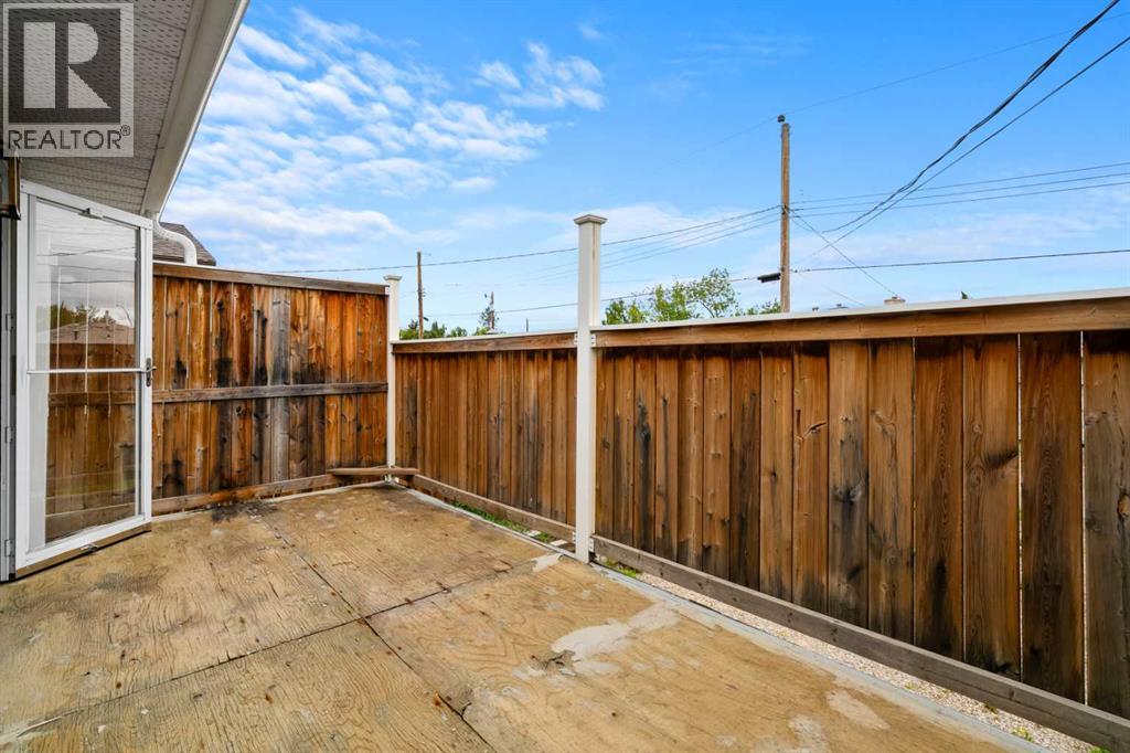 424 Penbrooke Crescent Se Property Photo 38