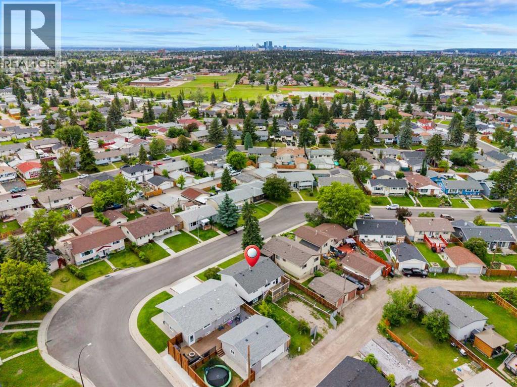 424 Penbrooke Crescent Se Property Photo 45