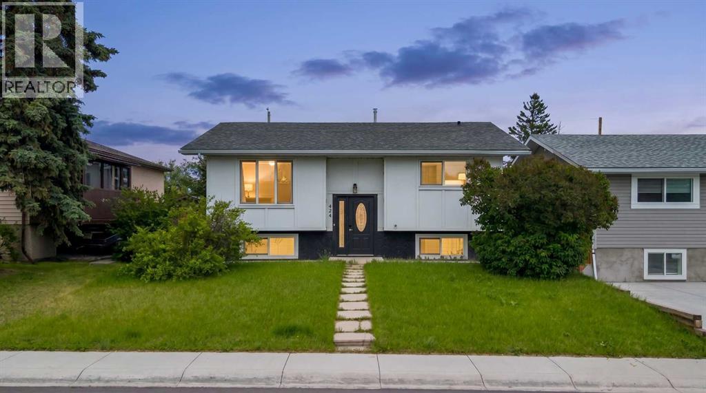 424 Penbrooke Crescent Se Property Photo 48