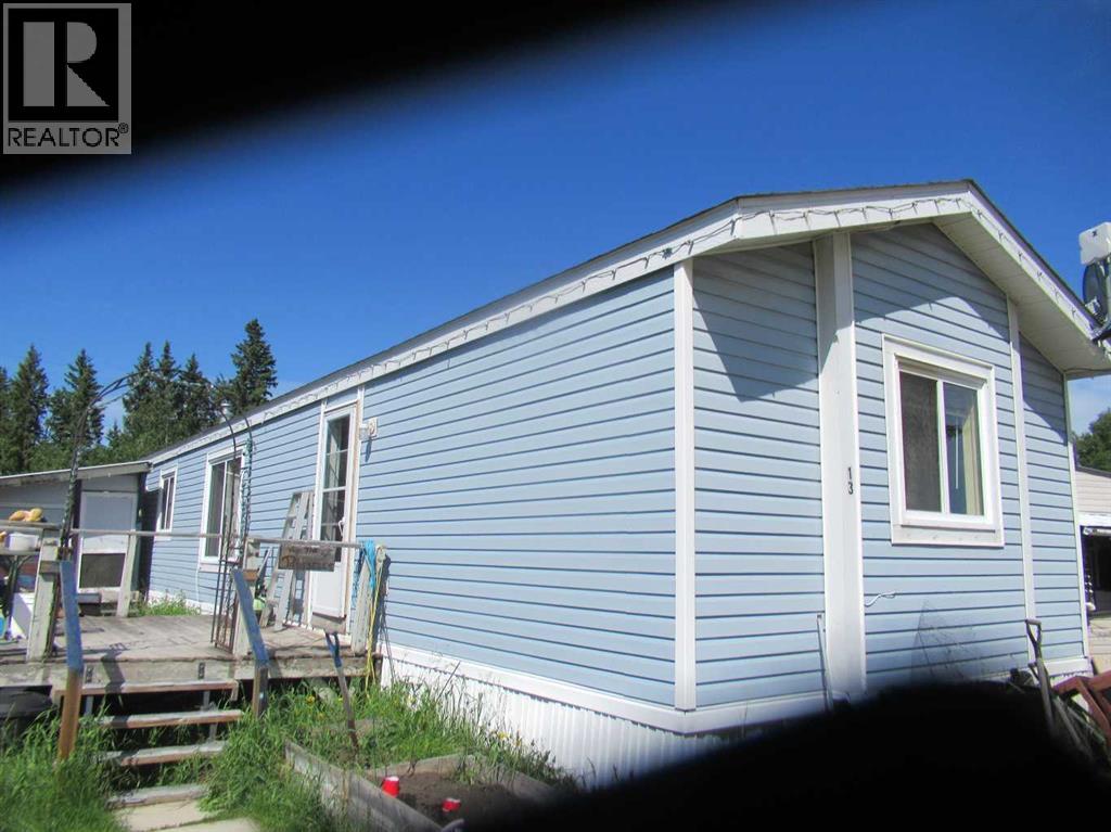 5235 50 Street Property Photo 1