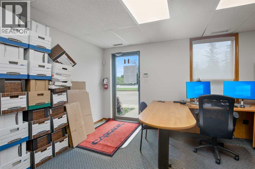 4646 Riverside Drive Property Photo 10