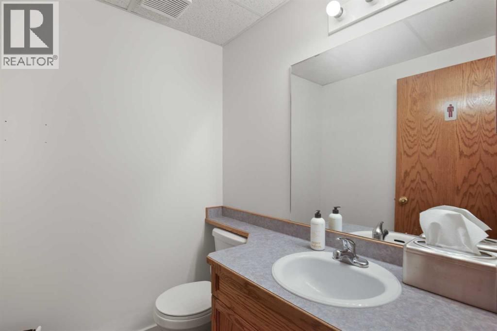 4646 Riverside Drive Property Photo 23