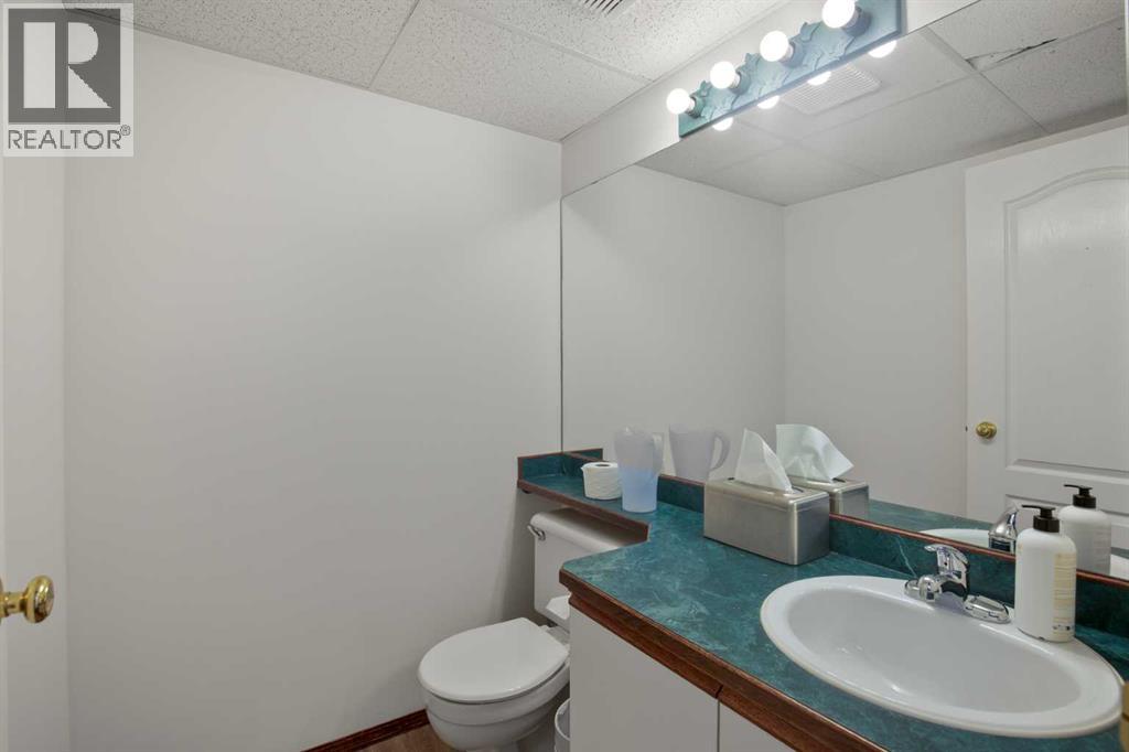 4646 Riverside Drive Property Photo 30