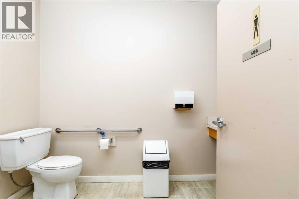 6104 67a Street Property Photo 14