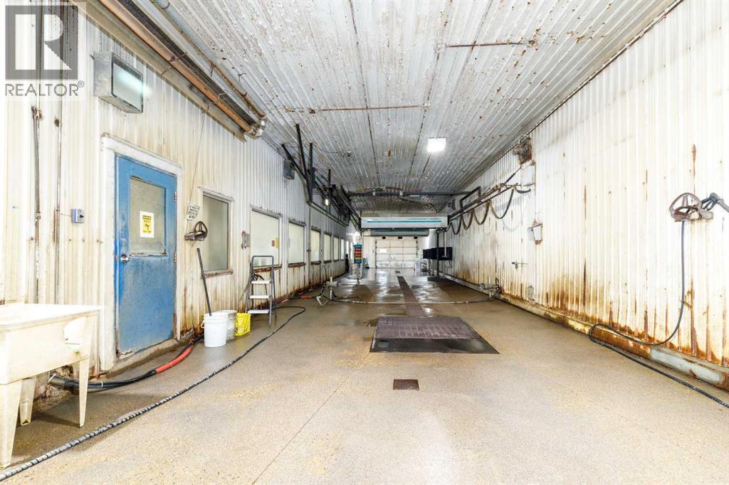 6104 67a Street Property Photo 17