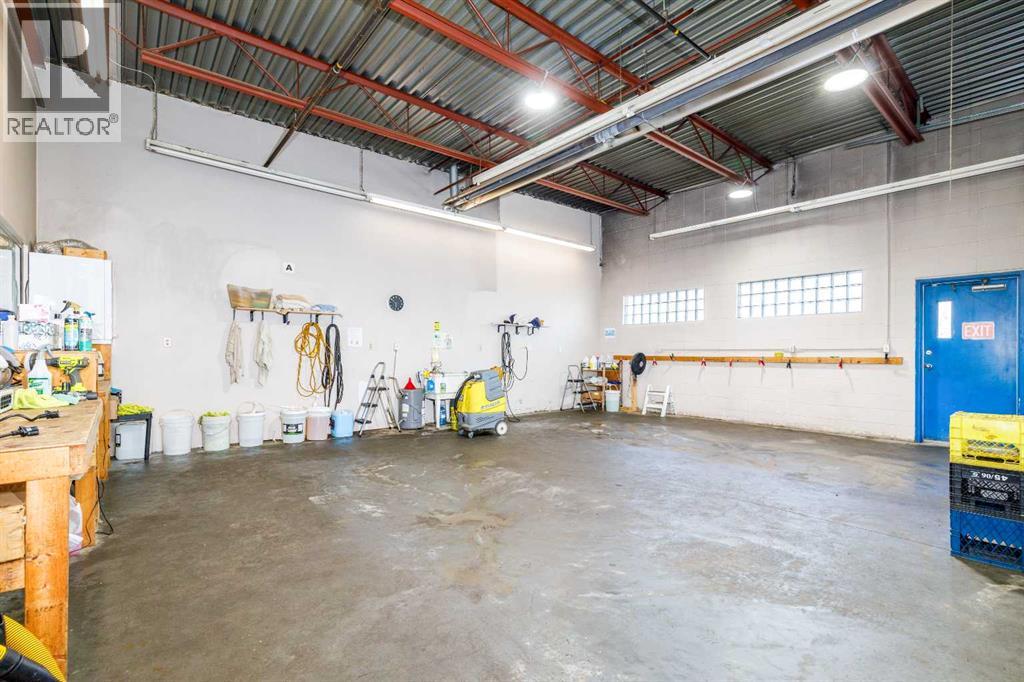 6104 67a Street Property Photo 20