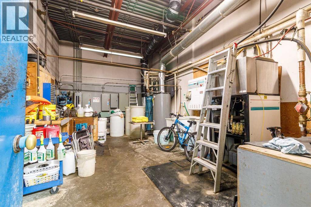 6104 67a Street Property Photo 22