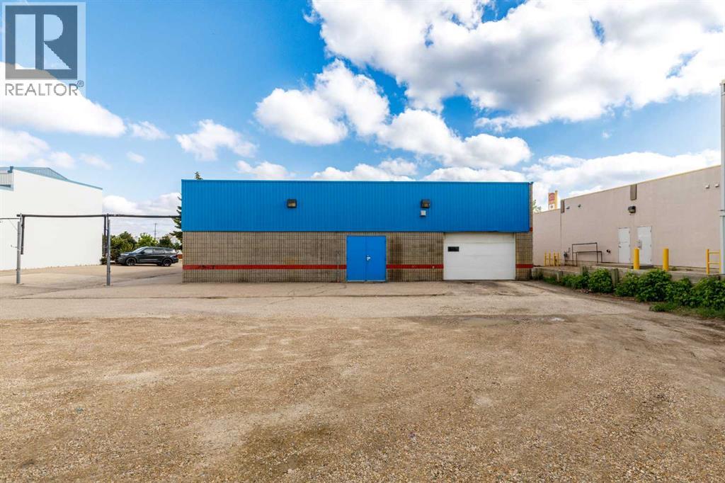 6104 67a Street Property Photo 29