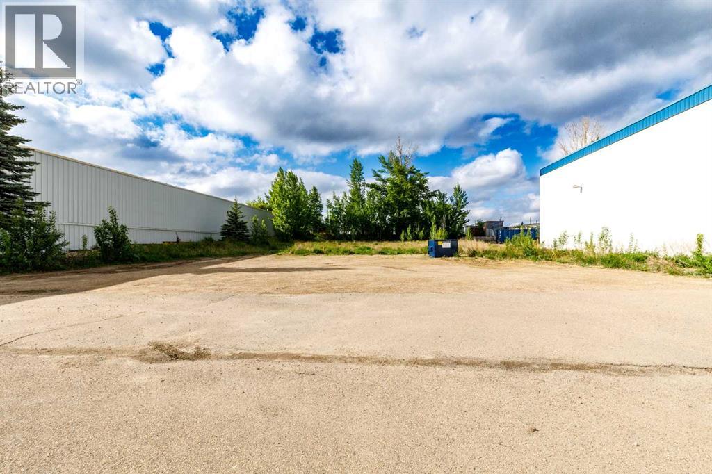 6104 67a Street Property Photo 31