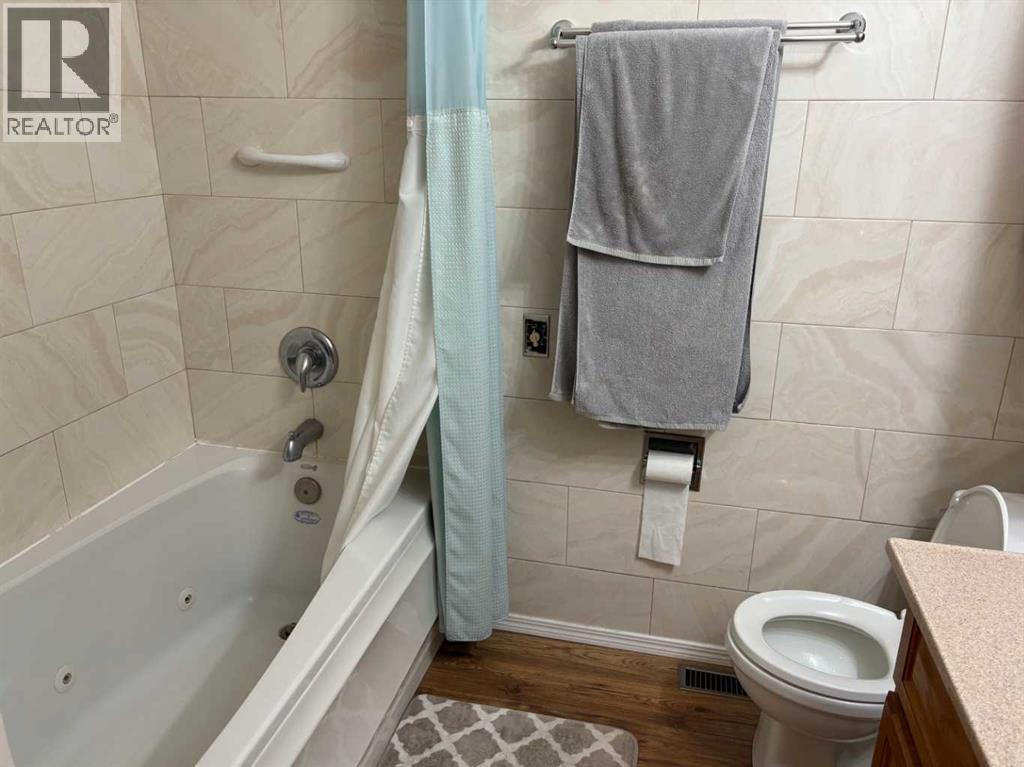 4519 47 Street Property Photo 7