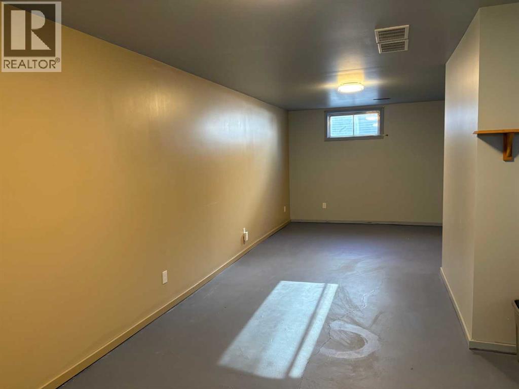 4519 47 Street Property Photo 13
