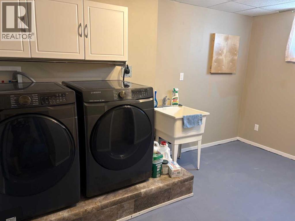 4519 47 Street Property Photo 14