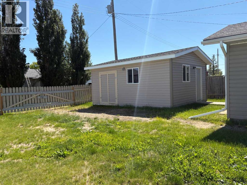4519 47 Street Property Photo 17