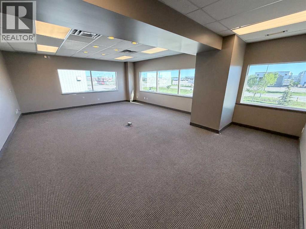 10211 88 Avenue Property Photo 23