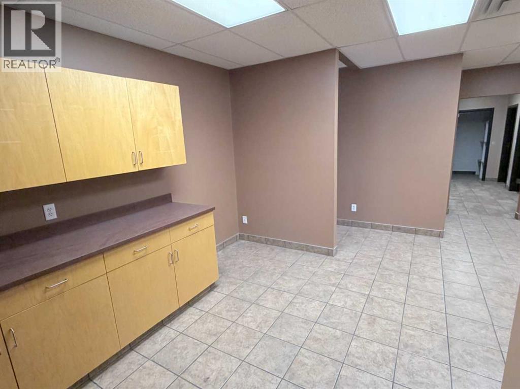 10211 88 Avenue Property Photo 28