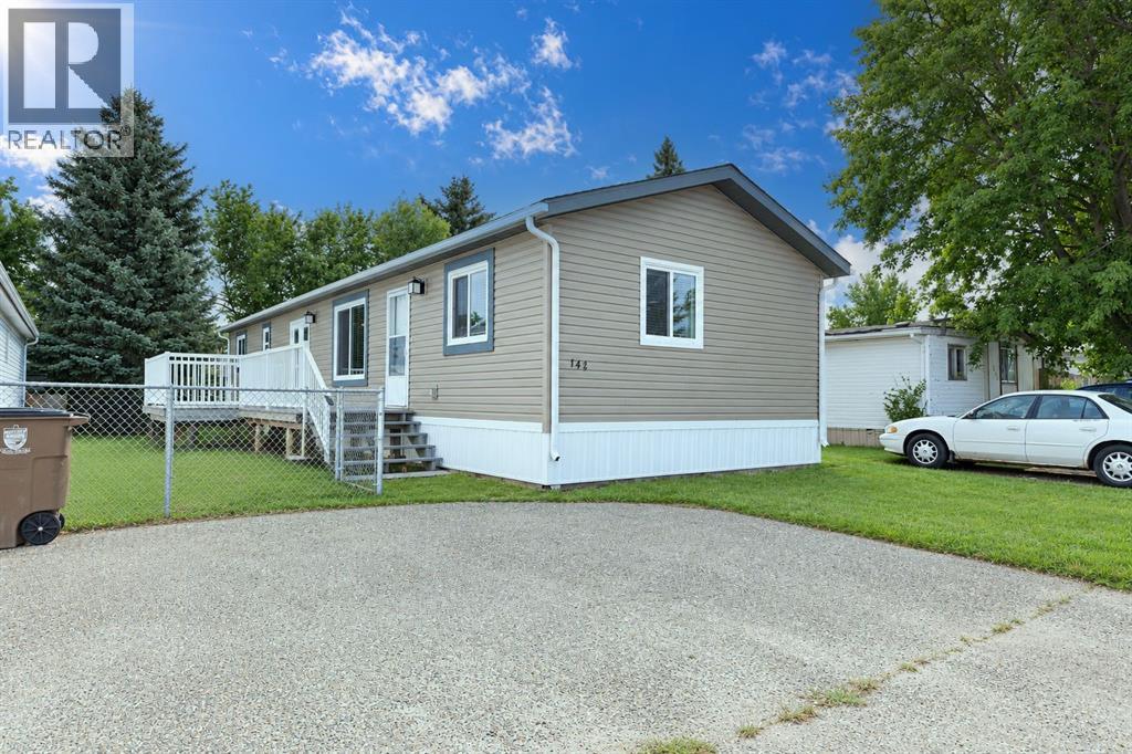 144 Birch Street W