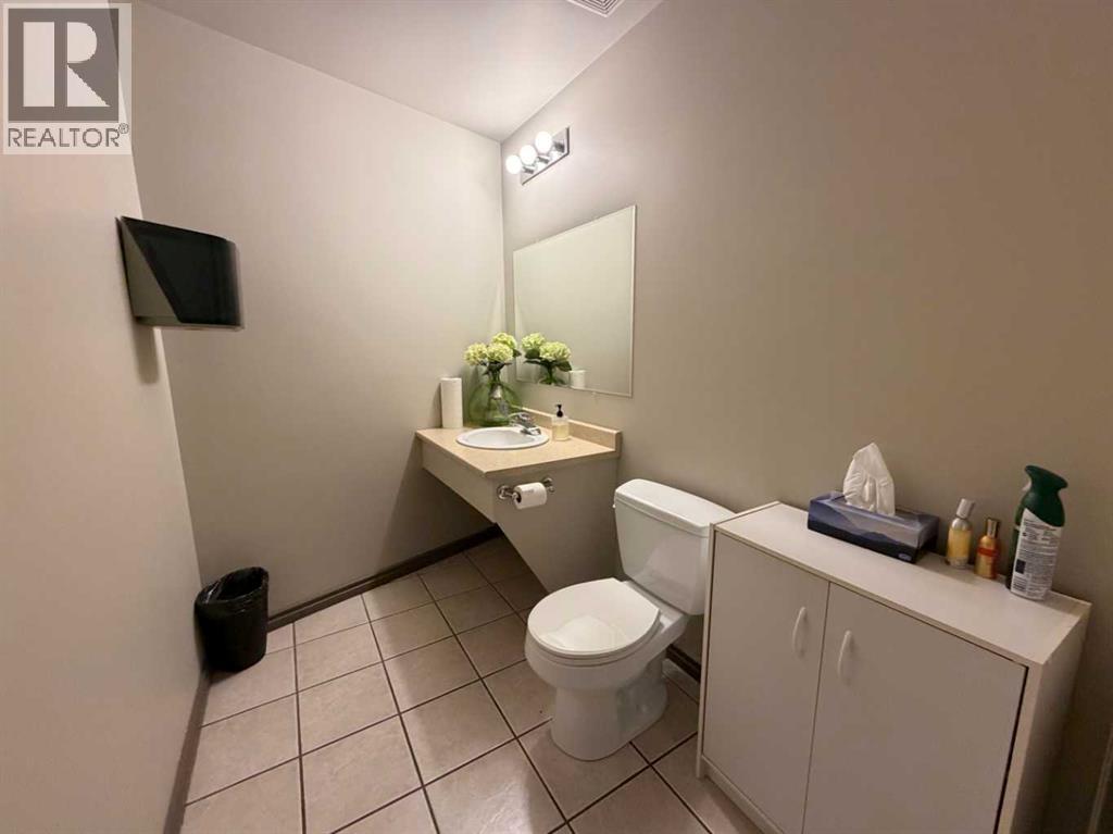 6000 48 Avenue Property Photo 7