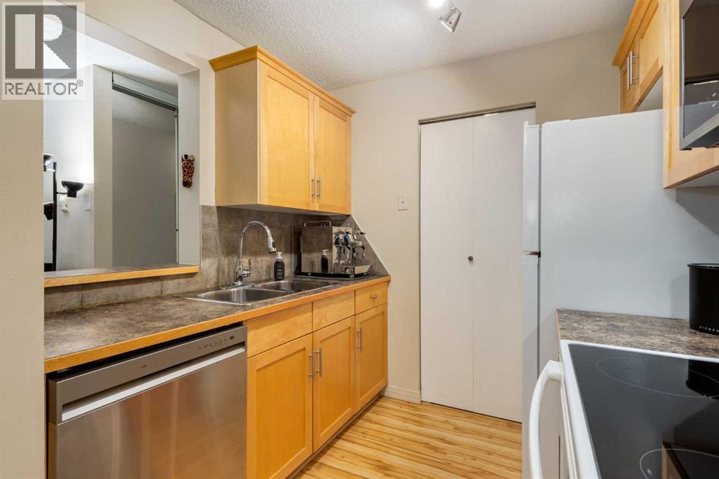 13045 6 Street Southwest Property Photo 11