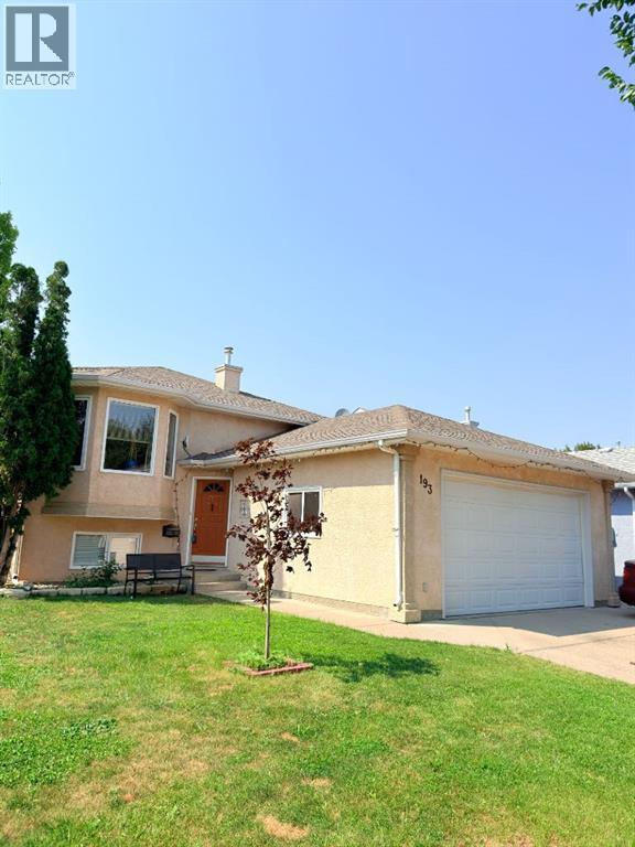 193 Uplands Boulevard N Property Photo 1