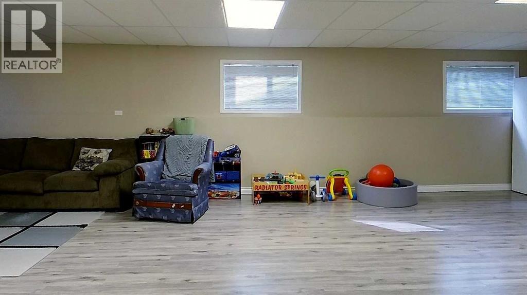 5804 12 Ave Property Photo 23