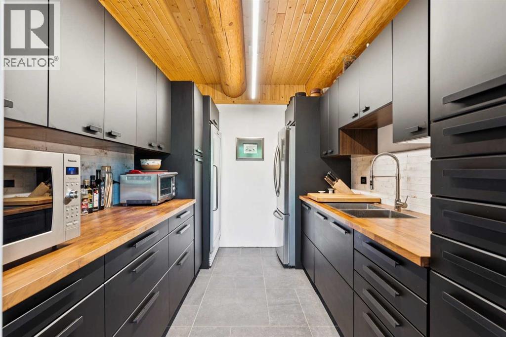 290190 240 Street W Property Photo 28