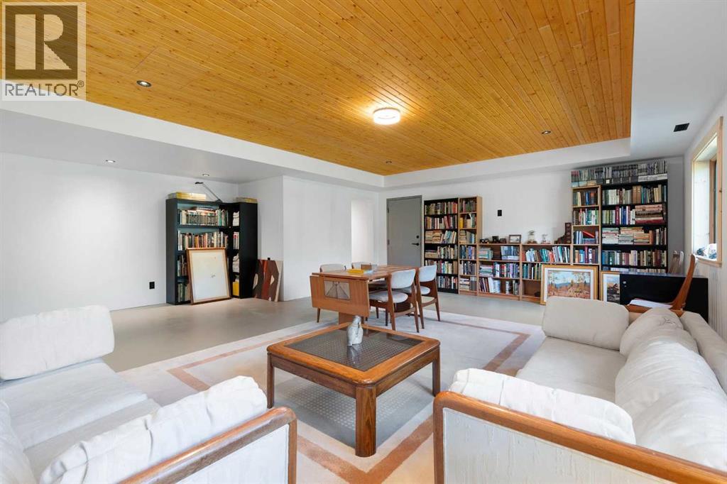 290190 240 Street W Property Photo 46
