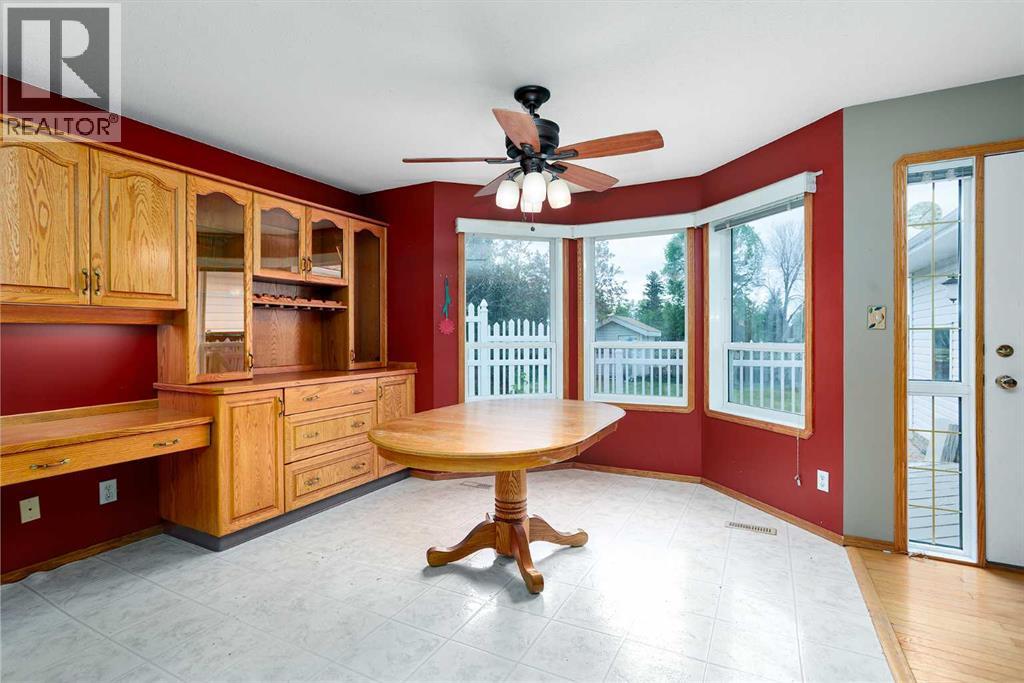 5212 43 Avenue Property Photo 3