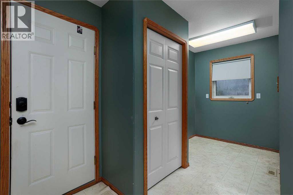 5212 43 Avenue Property Photo 16