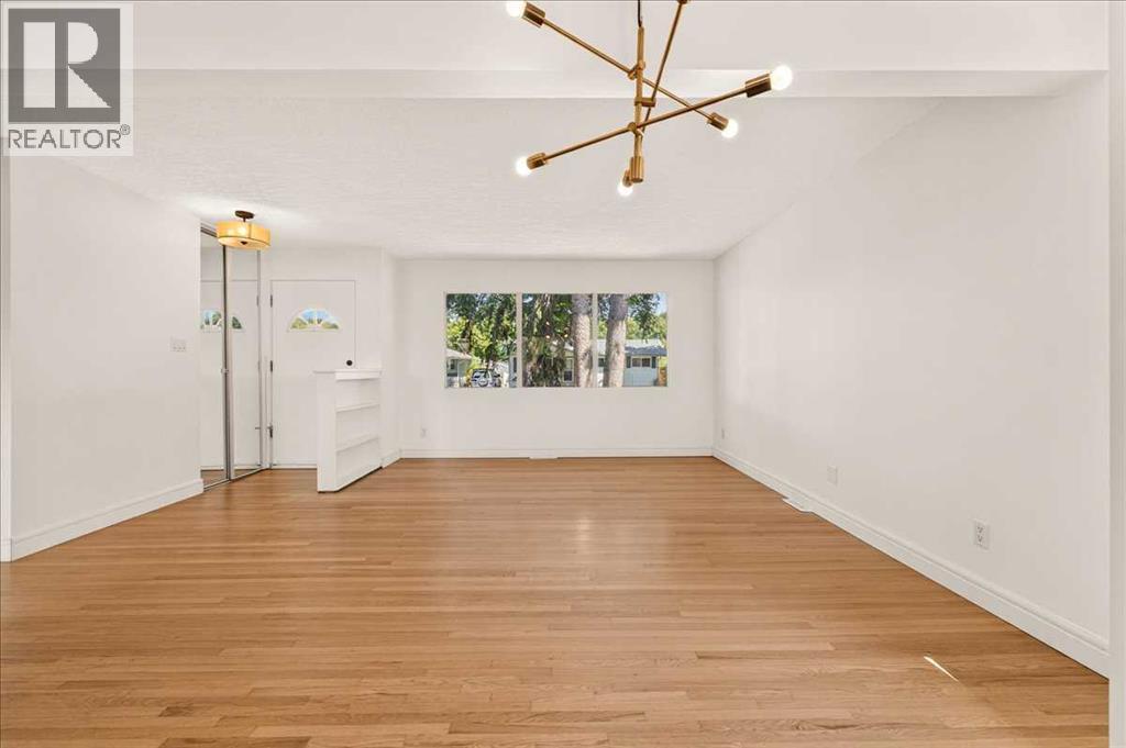 90 Armstrong Crescent Se Property Photo 13