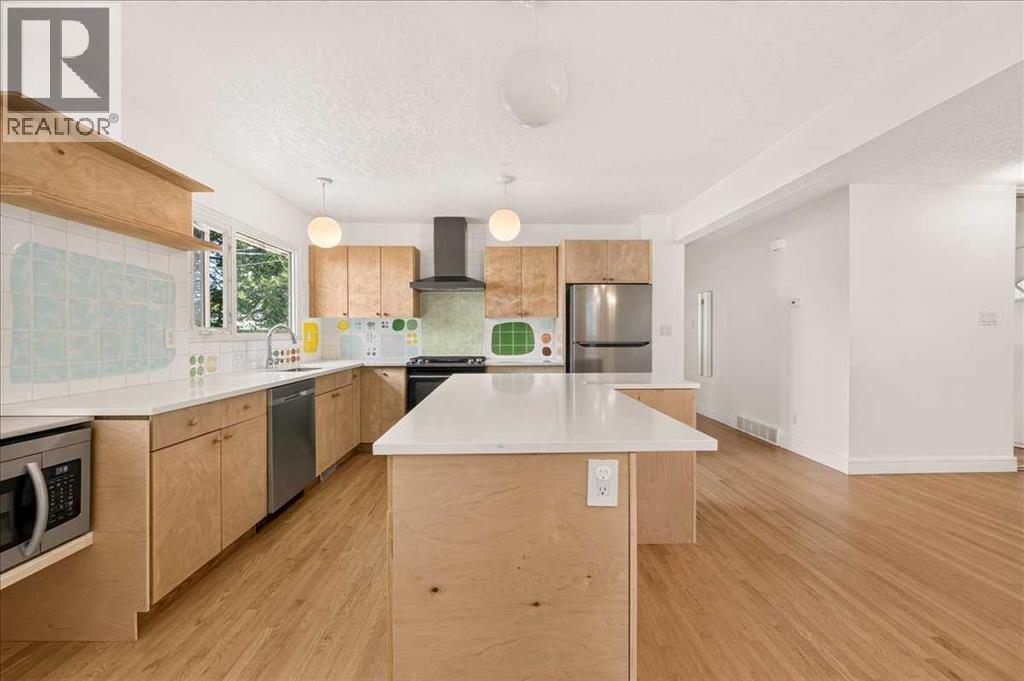 90 Armstrong Crescent Se Property Photo 15
