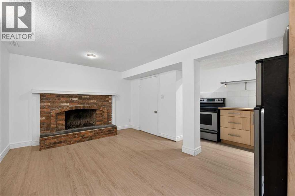 90 Armstrong Crescent Se Property Photo 25