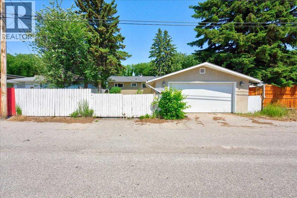 90 Armstrong Crescent Se Property Photo 45
