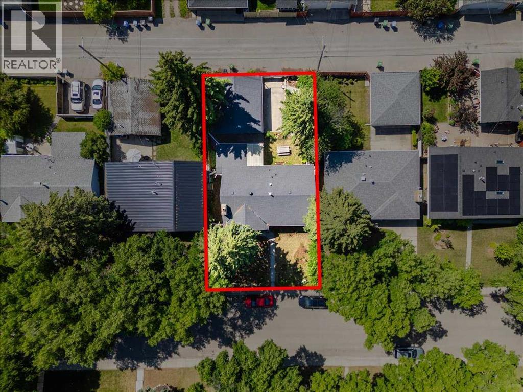 90 Armstrong Crescent Se Property Photo 47