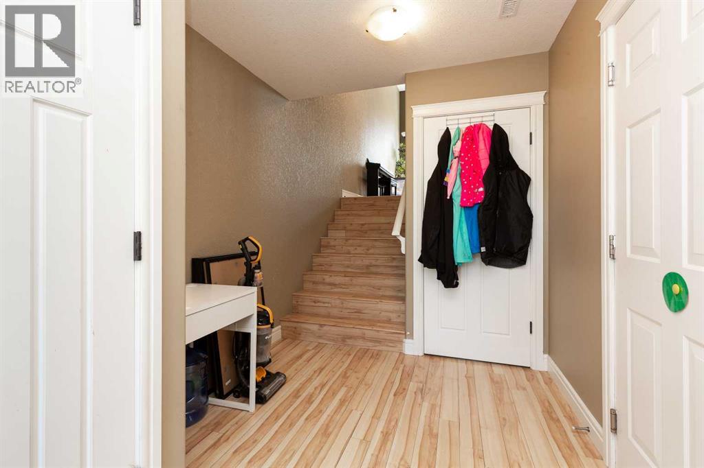 879 Mt Sundance Manor W Property Photo 3
