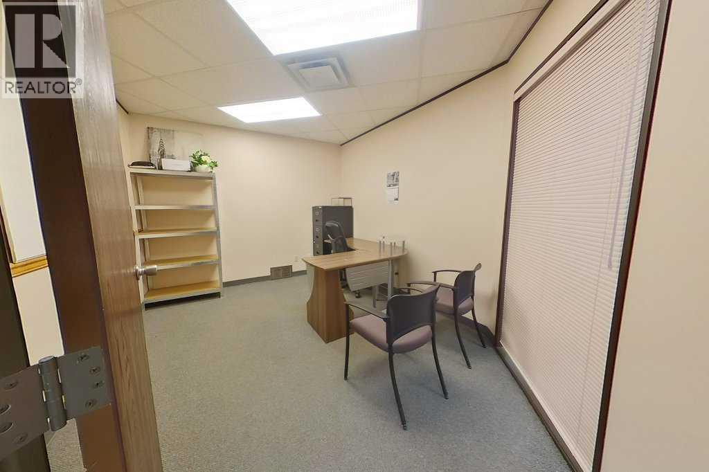 562 2 Street Se Property Photo 7