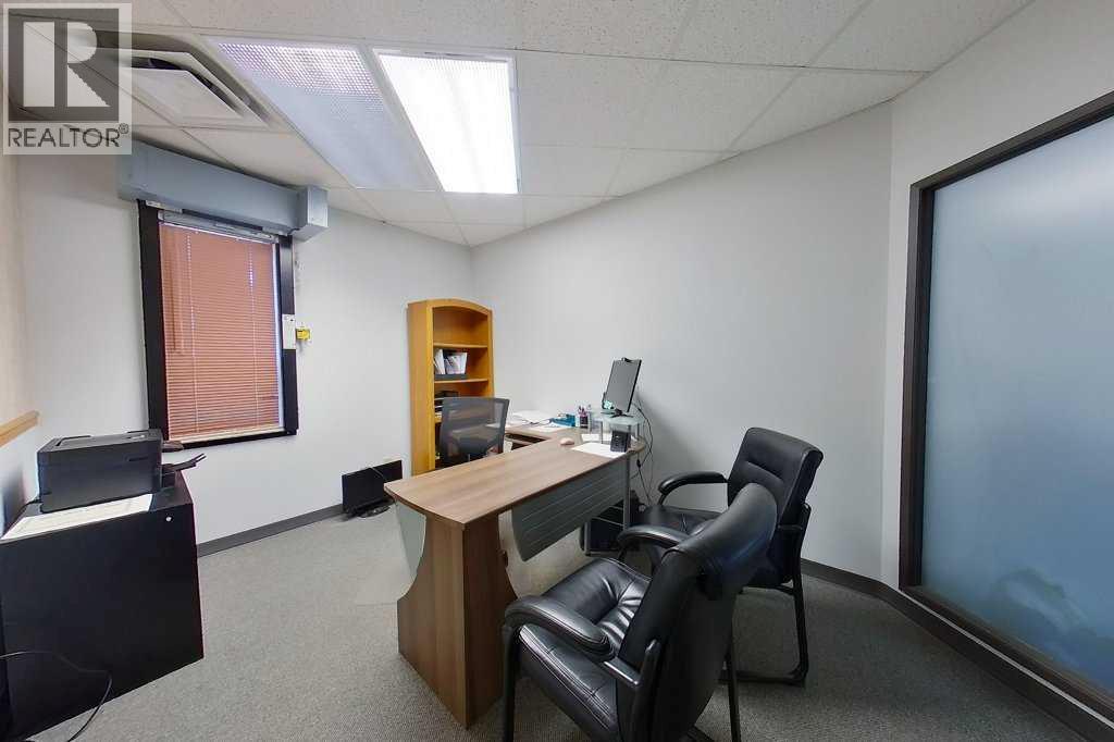 562 2 Street Se Property Photo 15