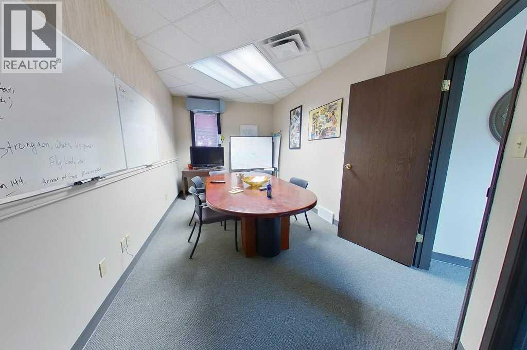 562 2 Street Se Property Photo 16