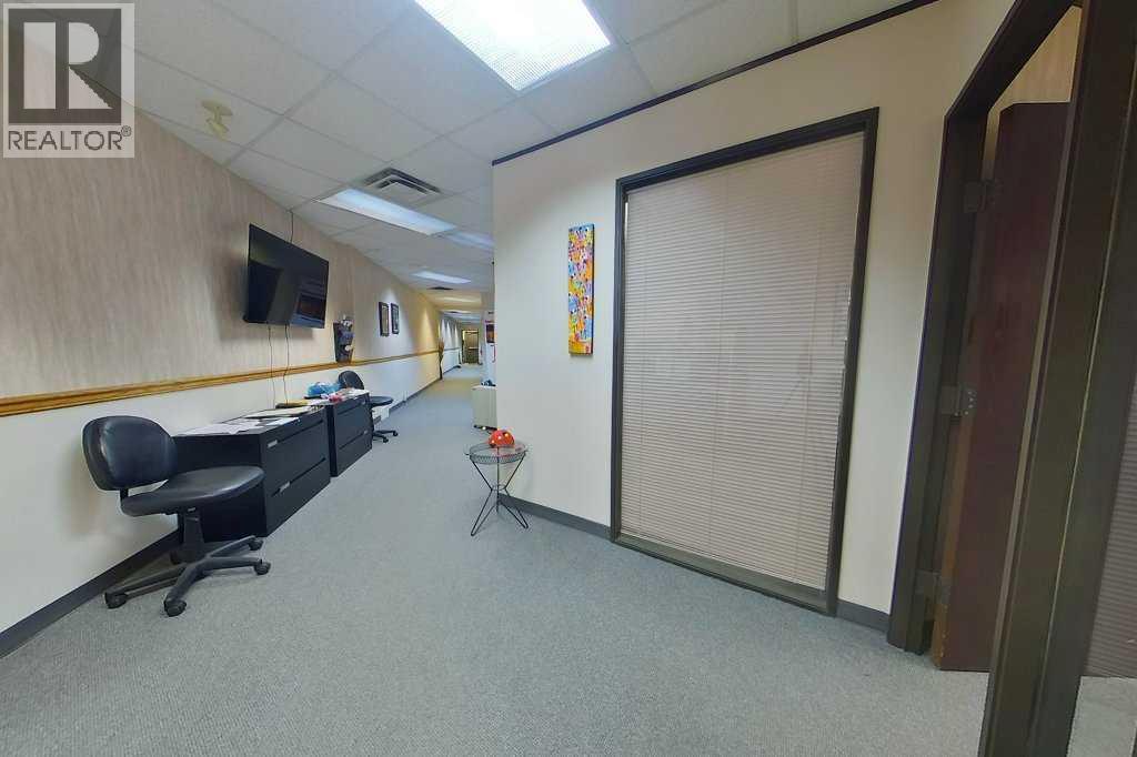 562 2 Street Se Property Photo 5