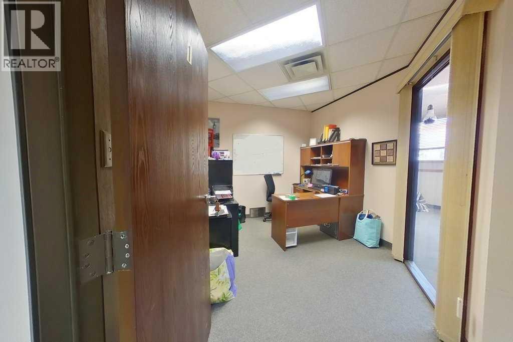 562 2 Street Se Property Photo 6