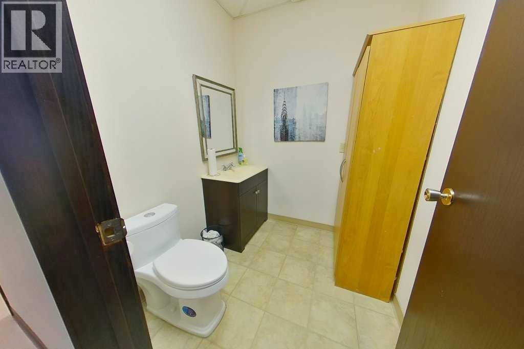 562 2 Street Se Property Photo 10