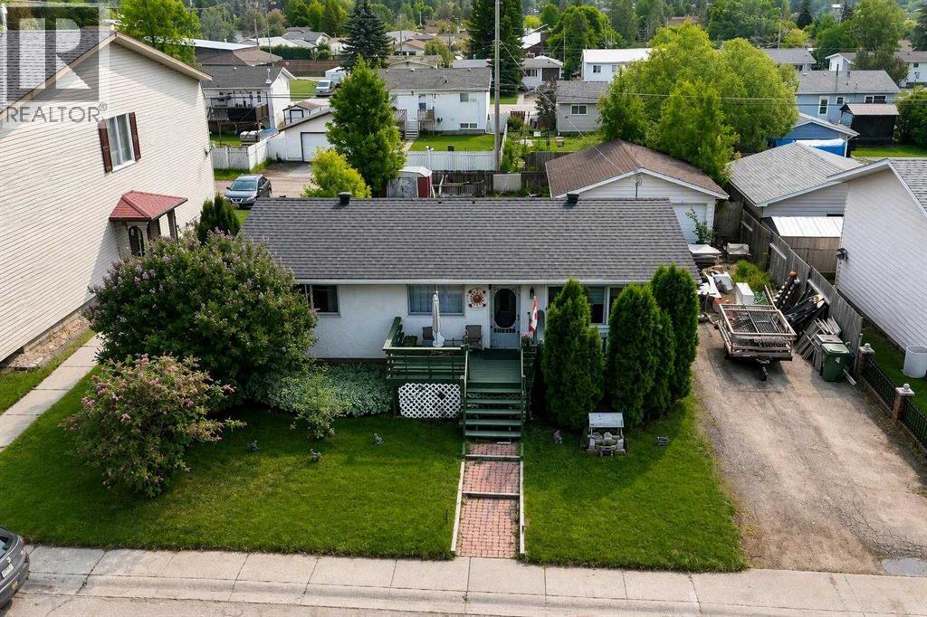 1121 56 Street Property Photo 6
