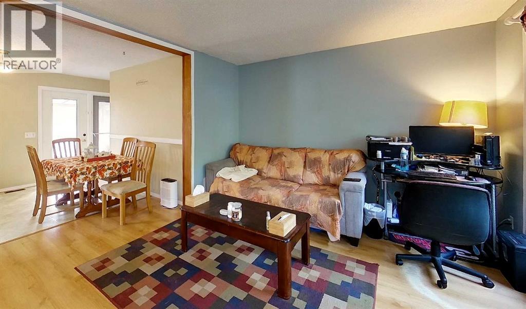 1121 56 Street Property Photo 10