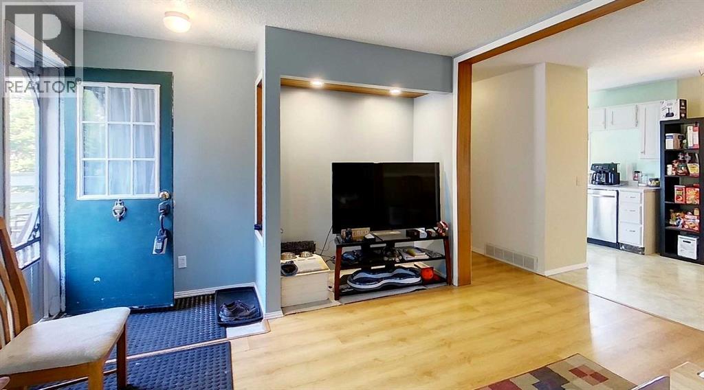 1121 56 Street Property Photo 11