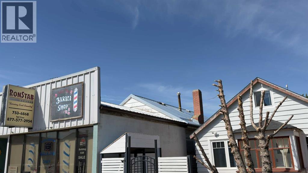 5116 50 Street Property Photo 3