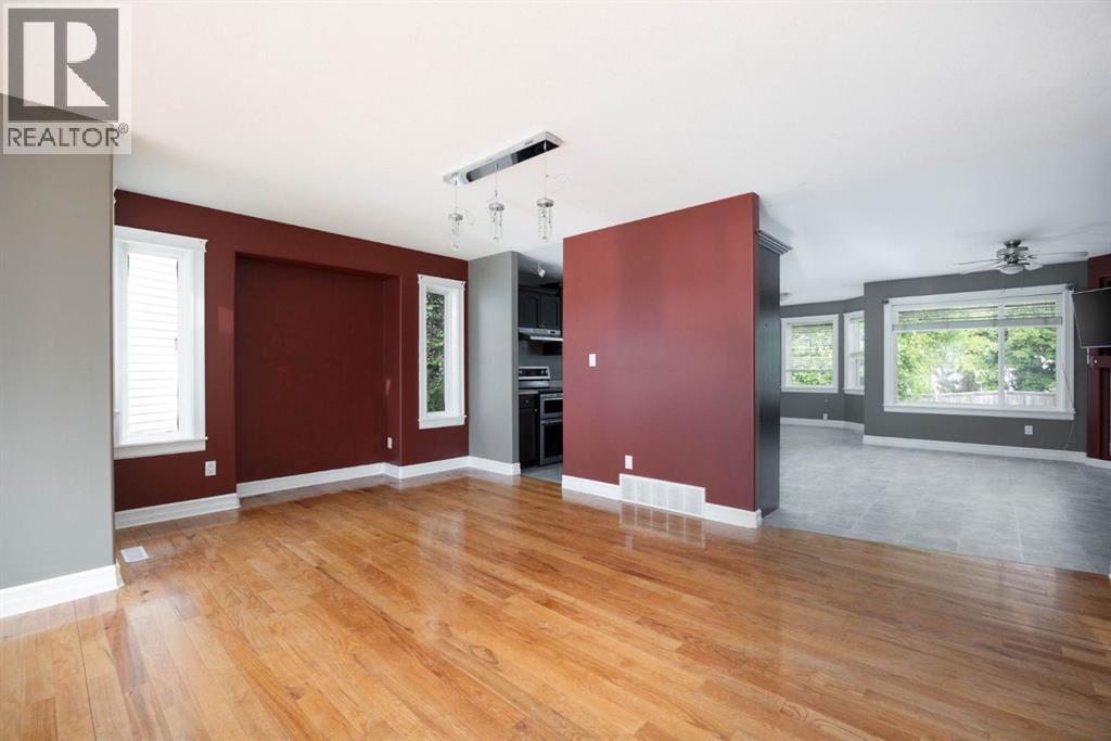 209 Laffont Bay Property Photo 6