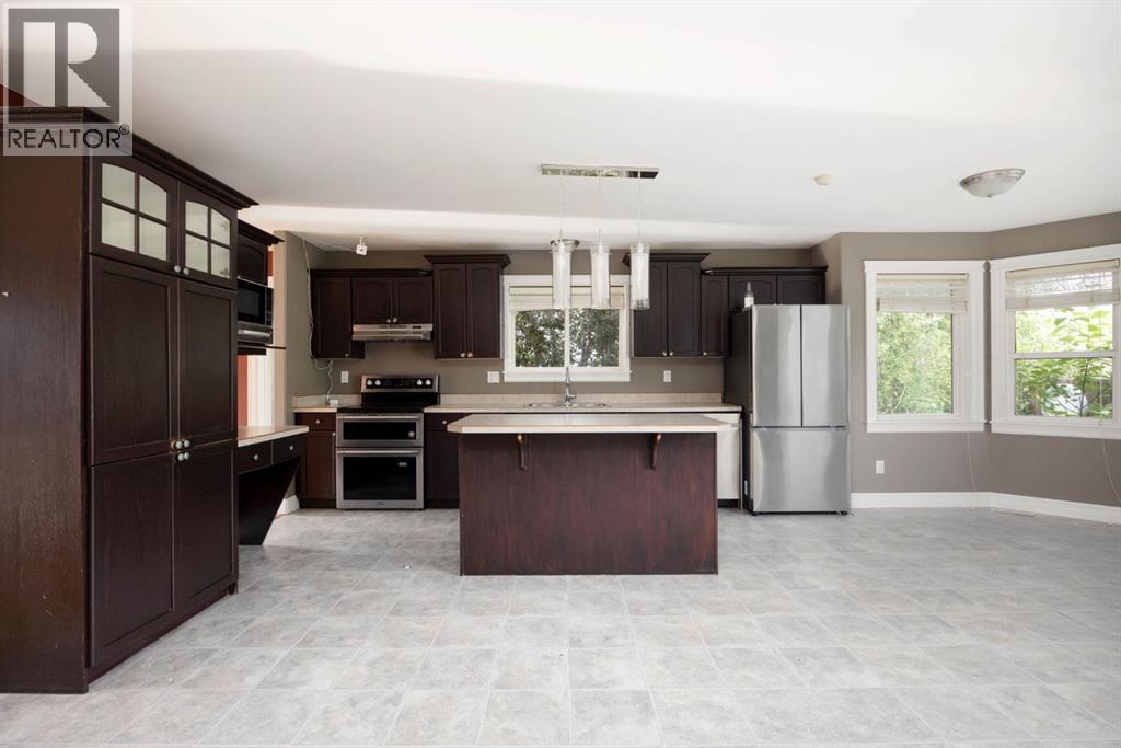 209 Laffont Bay Property Photo 7