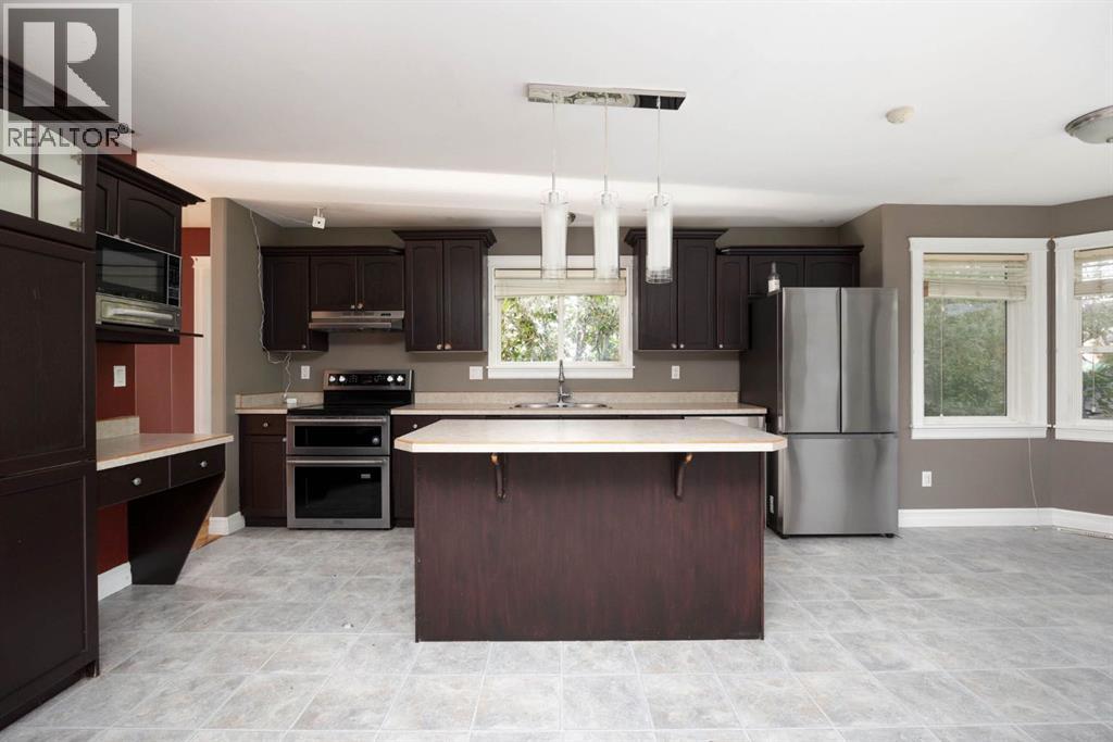 209 Laffont Bay Property Photo 8