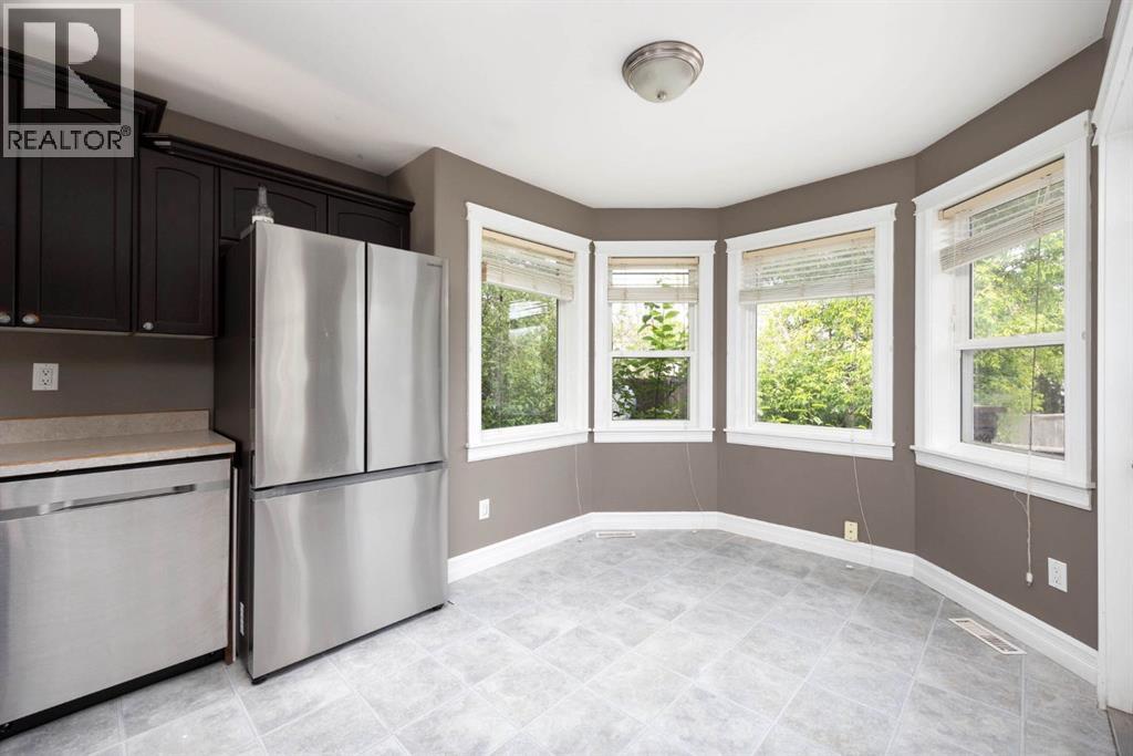 209 Laffont Bay Property Photo 11